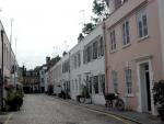 Connaught Square Mews where Alice was living with the lawns in 1881